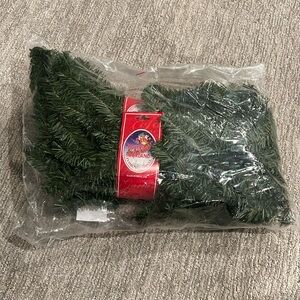 Garland - 9ft Polyvinyl